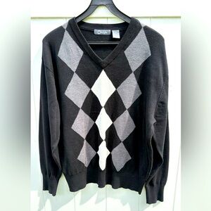 Grey matter Concepts - men’s black/grey argyle sweater size M